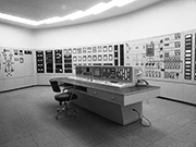 Blick in den Kontrollraum von DIDO 1960